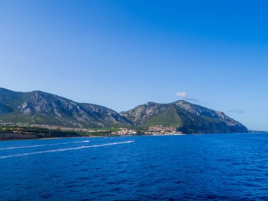 İtalya, Sardinya 'daki Cala Gonone denizinden görüntü