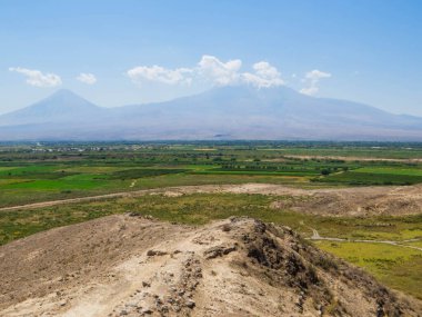 Türkiye 'de Ermenistan sınırında görülen Arart Dağı manzarası