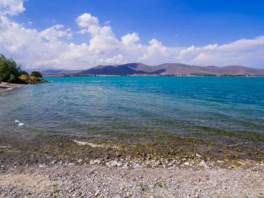 Ermenistan'daki Sevan Gölü görünümünü