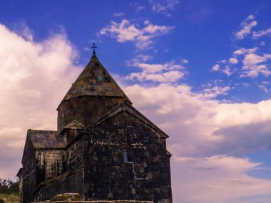 Ermenistan 'daki Sevanavansk Manastırı' nın Sevan Gölü manzarası