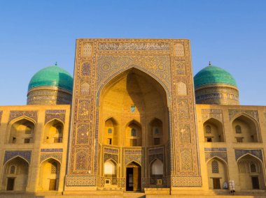 Buhara, Özbekistan 'daki Mir-i-Arap Madrasa manzarası