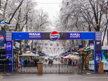 Taşkent, Özbekistan - 26 Ocak 2024: Taraqiyot Caddesi şehir merkezinde.