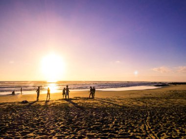 Guanacaste, Kosta Rika 'da Playa Negra' da gün batımı