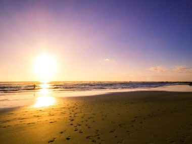 Guanacaste, Kosta Rika 'da Playa Negra' da gün batımı
