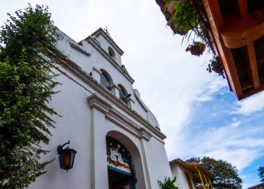 Medellin, Antioquia, Kolombiya 'daki Pueblito Paisa' daki La Candelaria Kilisesi 'nin Manzarası