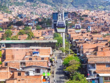 Medellin, Kolombiya - 14 Şubat 2024: Metrocable Manzarası.