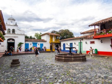 Medellin, Kolombiya - 17 Şubat 2024: Ünlü Pueblito Paisa Medellin.