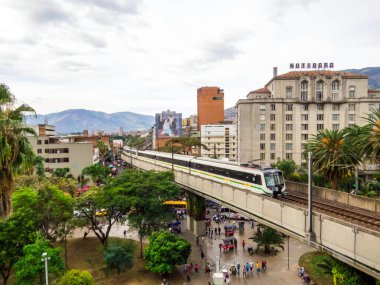 Medellin, Kolombiya - 17 Şubat 2024: Parque Berrio Metro İstasyonu.