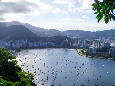 Sugarloaf Dağı 'nın tepesinden şehrin havadan görüntüsü. Rio de Janeiro, Brezilya 'da
