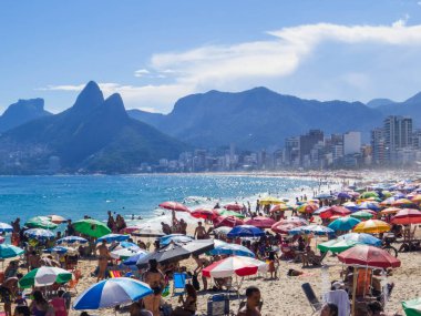 Rio de Janeiro - 24 Şubat 2024: Ünlü Ipanema Sahili.