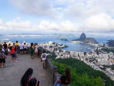 Rio de Janeiro, Brezilya - 26 Şubat 2024: Corcovado Dağı 'ndan şehir hava manzarası.