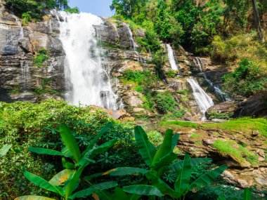 Chiang Mai, Tayland 'daki Wachirathan Şelalesi manzarası