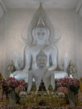 Huay Pla Klang Tapınağı 'nın (Merhamet Tanrıçası) iç manzarası. Chiang Rai, Tayland 'da.