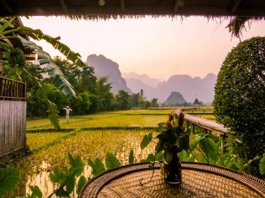 Vieng Tara Villa Rice Fields manzarası. In Vang Vieng, Laos
