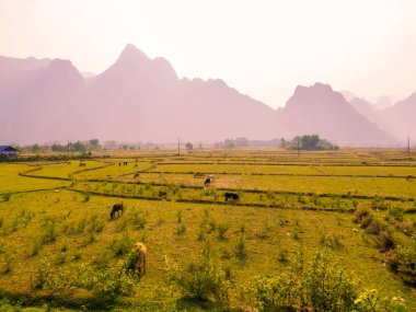 Vang Vieng, Laos 'ta günbatımı manzarası