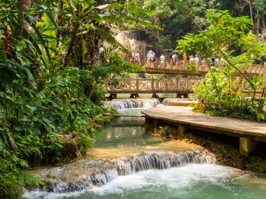 Luang Prabang yakınlarındaki Kuang Şelalesi manzarası, Laos