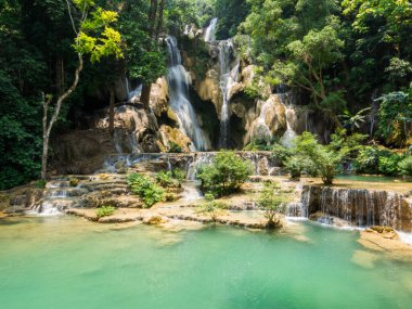 Luang Prabang yakınlarındaki Kuang Şelalesi manzarası, Laos
