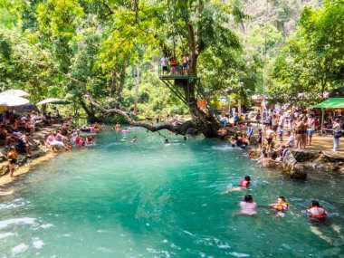 Vang Vieng, Laos - 18 Nisan 2024: Mavi Göl 1.