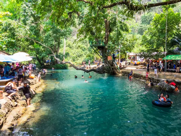 Vang Vieng, Laos - 18 Nisan 2024: Mavi Göl 1.