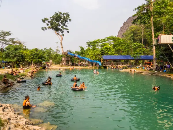 Vang Vieng, Laos - 18 Nisan 2024: Mavi Göl 2.