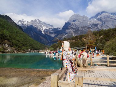 Lijiang, Yunnan, Çin 'deki Mavi Ay Vadisi manzarası
