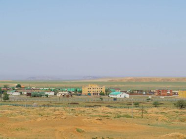 Gobi Çölü, Moğolistan 'daki Bulgan köyü manzaralı.
