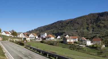 Navarre Pireneleri 'ndeki Orbara Köyü