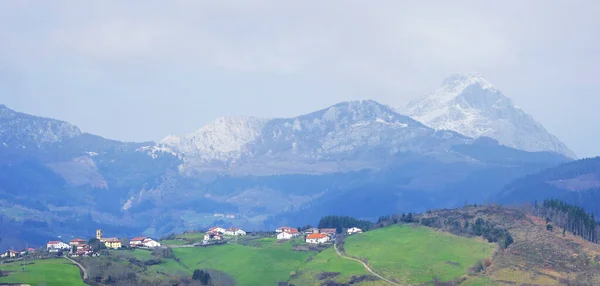 Azkoaga Barajuen Belonging Aramaio Mount Anboto Background Euskadi — Φωτογραφία Αρχείου