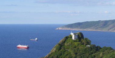 Euskadi sahilinde deniz feneri.