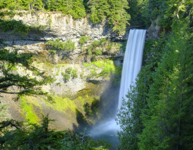 Brandywine falls is a spectacular 70-meter waterfall located in the park of the same name, Canada.