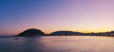 Gün doğumu La Concha Körfezi, Donostia-San Sebastian, Euskadi