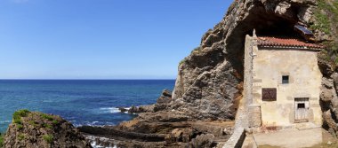 Santa Justa Hermitage, Santillana del Mar, Cantabria 'da yer almaktadır..