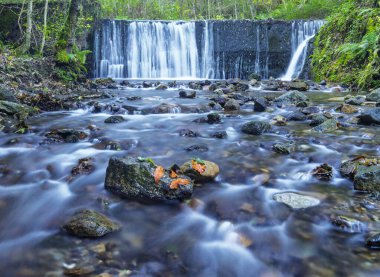 Aitzondo Nehri, Aiako Harriak Doğal Parkı, Irun, Euskadi 'de yer alır..