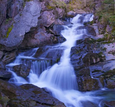 Orbaizeta 'da şelale. Orbaizeta 'daki Landagoien şelalesi, Aezkoa Vadisi, Navarra, İspanya