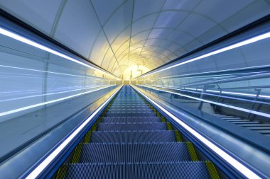 Donostia-San Sebastian şehrinin metrosundaki merdivenler, Euskadi