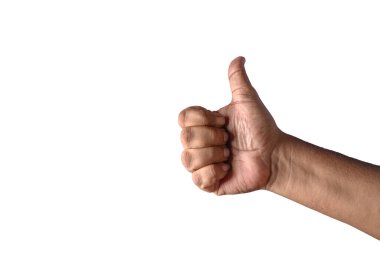 Pozitifliği ve onayı vurgulayan kendinden emin bir el hareketi. Beyaz bir arkaplan ile yakalanan bu resim başarı, anlaşma ve teşvikin altını çiziyor.