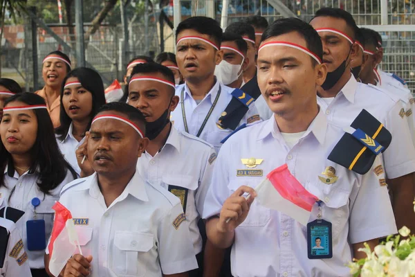 Atambua, Doğu Nusa Tenggara - 17 Ağustos 2022: Milliyetçilik ruhuna sahip bir grup insan