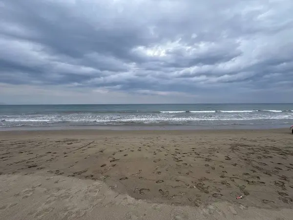 Doğu Nusa Tenggara 'daki güzel Tuamese Sahili manzarası