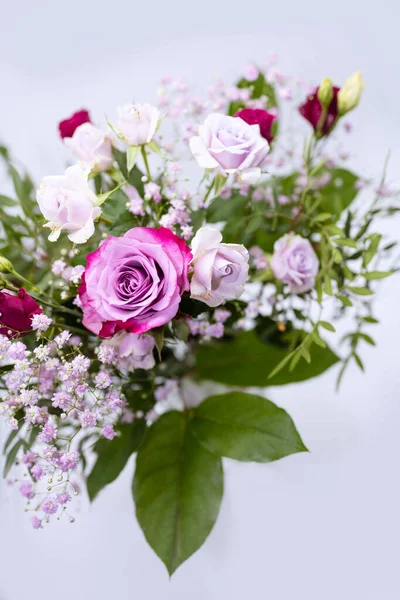 白い背景の美しい花トップビュー — ストック写真