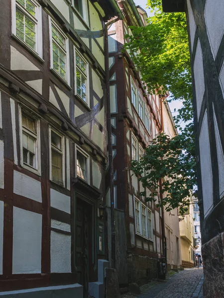 Şehrin Yukarısında Marburg Eski Yarım Ahşap Güller Taş Evler — Stok fotoğraf