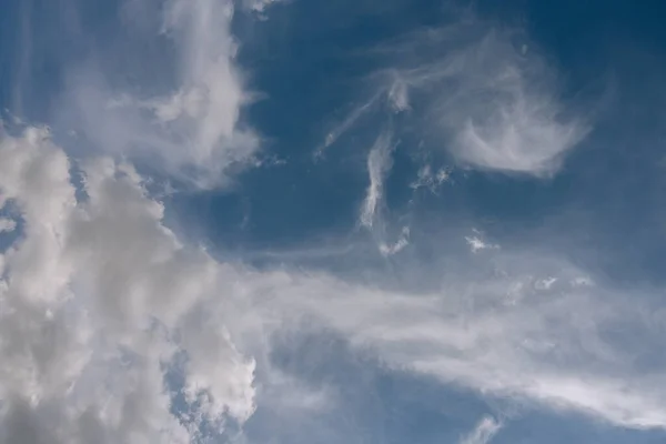 Marburg Der Lahn 柔らかくて穏やかな色の上の熱雲 — ストック写真
