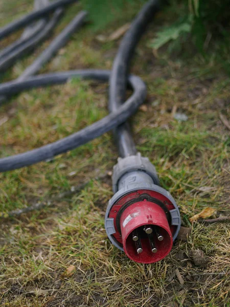 Stromkabel Liegen Auf Der Wiese Auf Dem Boden Festveranstaltung — Stockfoto