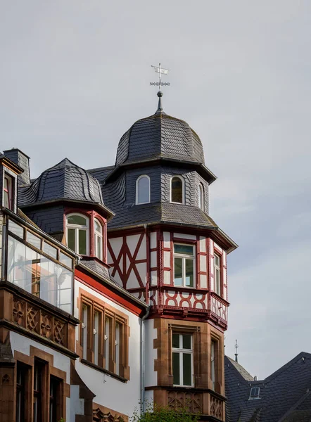 Tagsüber Sonniger Blick Auf Die Marburger Altstadt Fachwerkhäuser Balkone — Stockfoto