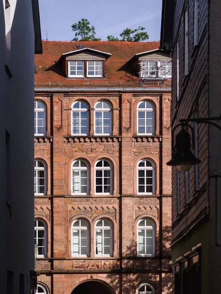Journée Ensoleillée Vue Sur Vieille Ville Marburg Bâtiments Colombages Balcons — Photo