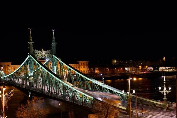 Ночная Жизнь Городской Пейзаж Мостом Будапеште — стоковое фото