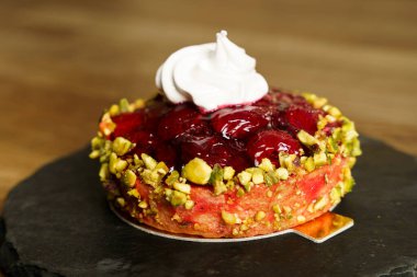 Fıstıklı ahududu cake