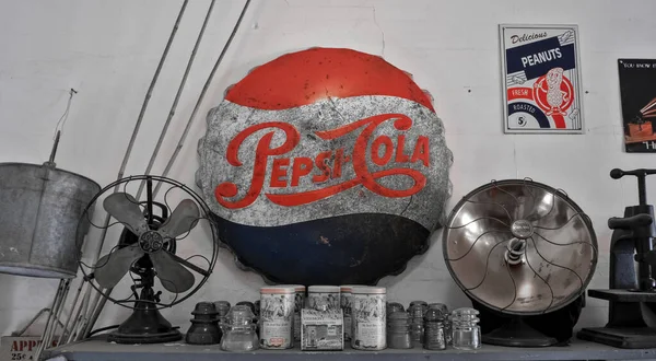 1950 Lerin Klasik Pepsi Cola Şişe Kapağı Tabelası — Stok fotoğraf