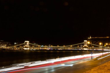 BUDAPEST, HUNGARY - 04 MAR 2019: Tuna Nehri üzerindeki ünlü Szechenyi Zinciri Köprüsü.