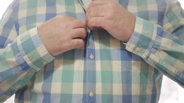 Shooting Person Relaxing Opening His Shirt Buttons Man Opens His — Video