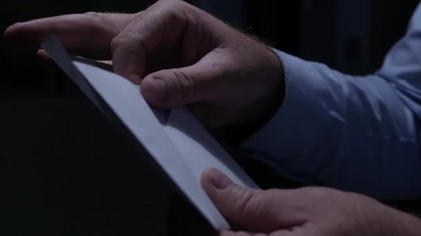 Blurred Shooting Person Opening Envelope Reading Letter Businessman Receiving Document — Wideo stockowe